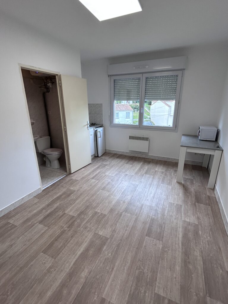 Studio étudiant en étage supérieur