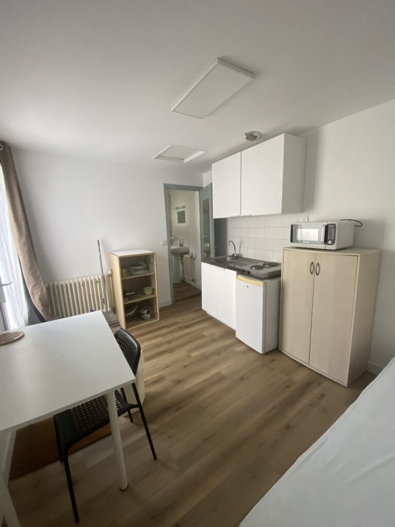 Studio meublé en rez de chaussé